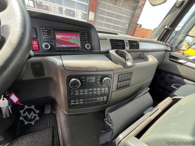 Roll-off tipper truck MAN TG-S 26.440 6x2-2 BL Abrollkipper Schub/Knickarm