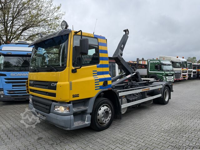 Tipper truck Daf CF 220 Haken Ex-Flughafen