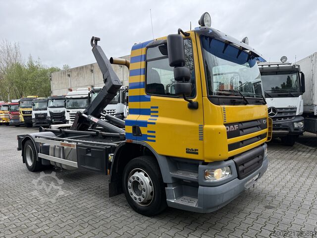 Tipper truck Daf CF 220 Haken Ex-Flughafen
