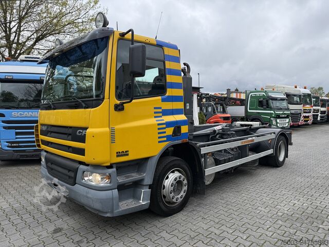 Tipper truck Daf CF 220 Haken Ex-Flughafen