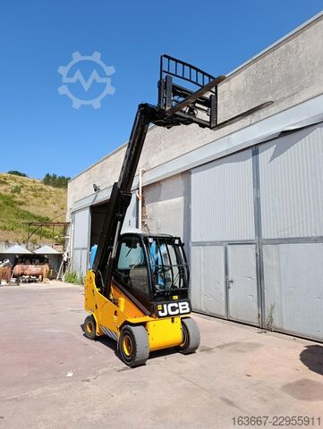 Electric Telescopic Forklift (2019) JCB TLT30-19E