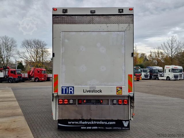 Viehtransport DAF XF 440 SuperSpaceCab 6x2*4 - 2 deck Closed Live...