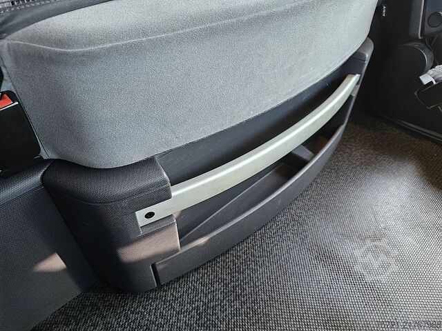 Suitcase RENAULT T 460 6X2 STEERAXLE LIFT