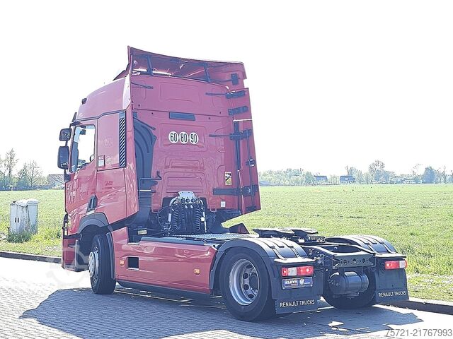 Standard-SZM RENAULT T 520