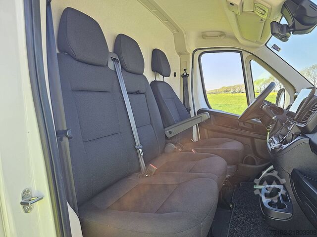 High-roof van PEUGEOT BOXER 2.2 L4H2 Automaat Navi