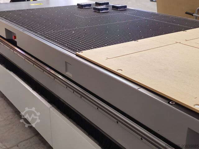 CNC machining center in as-new condition Biesse Rover K 1536 FT