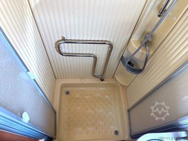Alcove camper DETHLEFFS A 9000 XXL - Einzelbetten -  - AHK