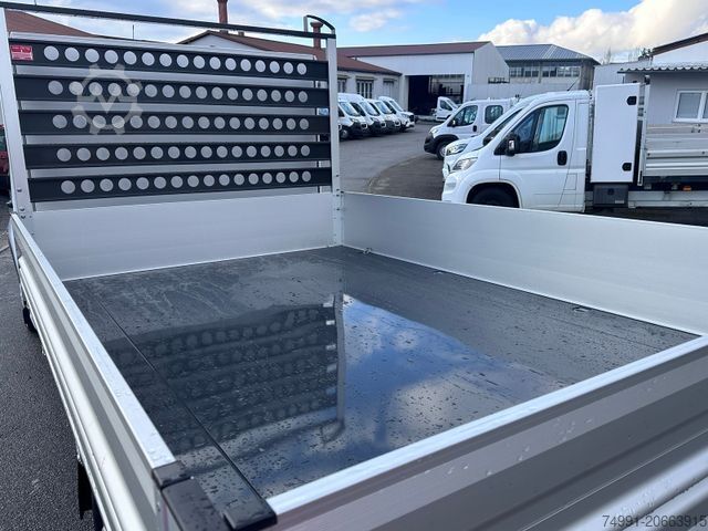 Tipper van MAXUS Deliver 9 Chassis L3 Kipper Bawer Box AHK 147Ps