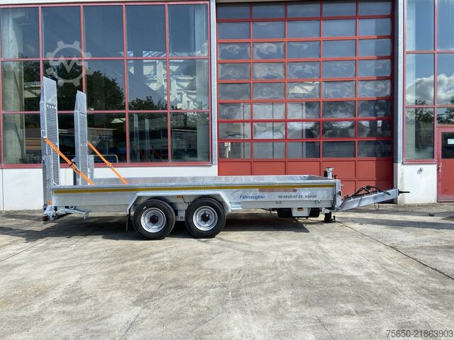 Low loader trailer Möslein TT 11-E 5,50 - 2  Tandemtieflader5,50 m x 2 m, Feuerverzinkt