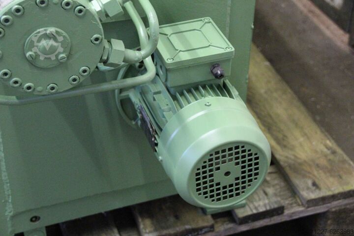 Rundschleifmaschine Bürste WMW Heckert Spitzenabstand 420 mm