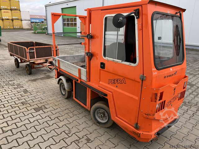 Schlepper PEFRA 610