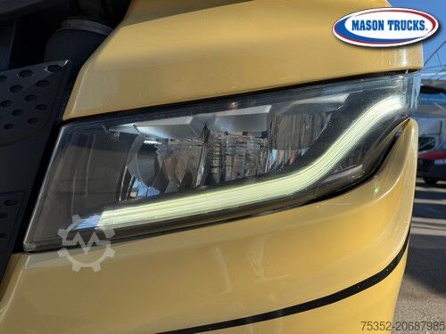 Standard road tractor Iveco X-Way 510 Hi-Traction 4x4