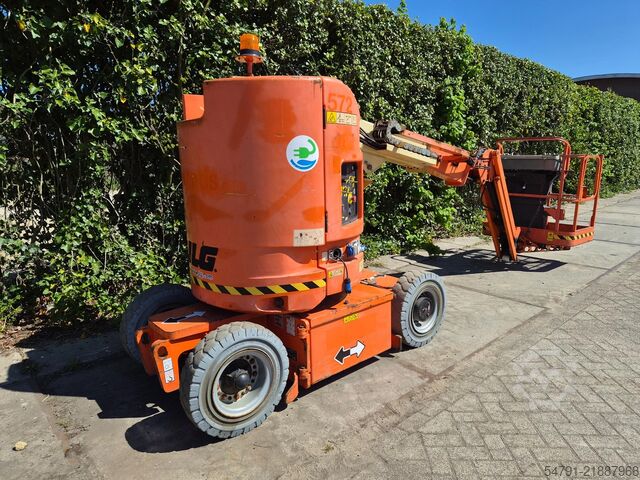 Articulated boom lift JLG E300AJP