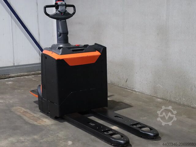 Niederhubwagen BT LPE200
