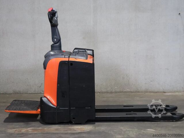 Niederhubwagen BT LPE200