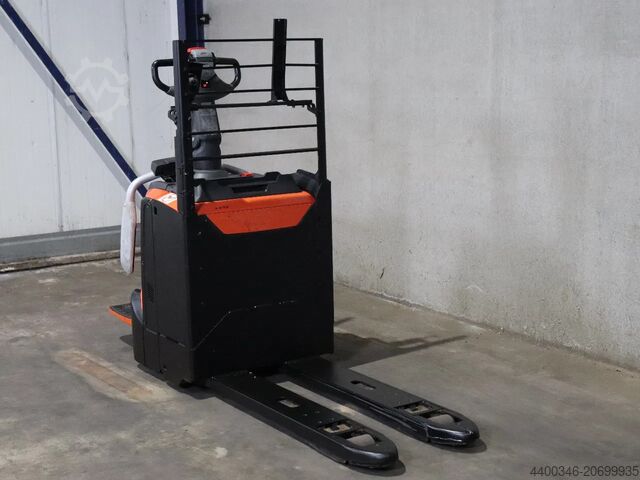 Niederhubwagen BT LPE200