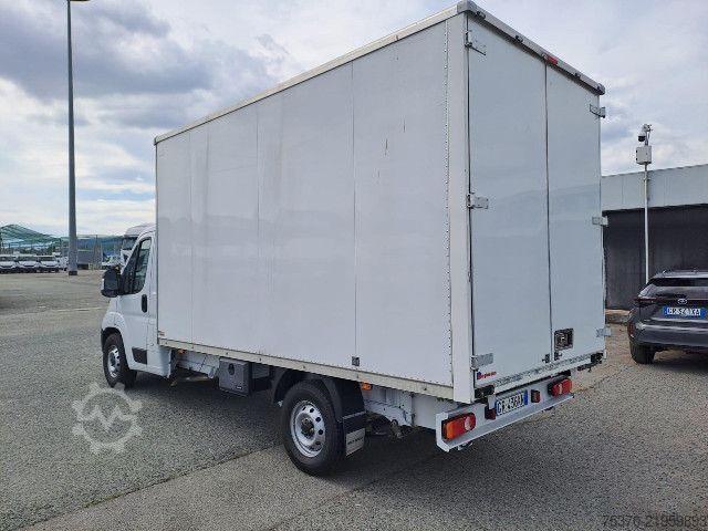 Transporter mit Koffer Fiat DUCATO