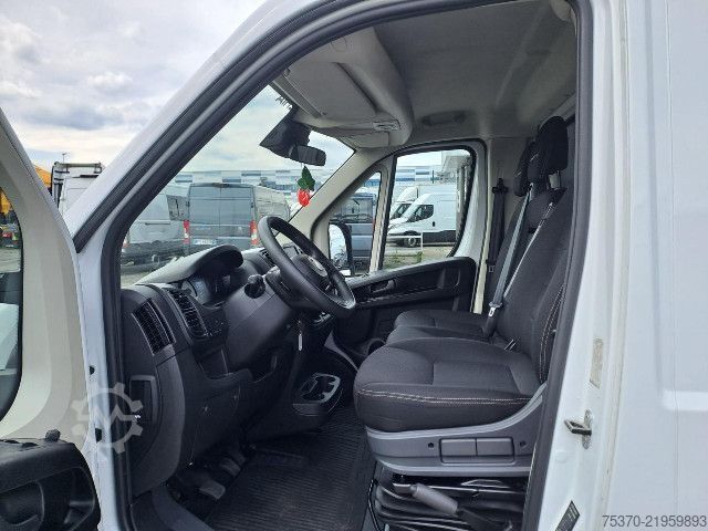 Transporter mit Koffer Fiat DUCATO