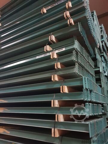 Pallet rack beam trusses shelf Hovuma / 2.880 mm / INP: 80 x 42 mm Fachlast: 1.600 Kg / grün
