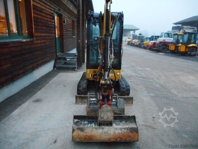 Minibagger Caterpillar 302 CR mit POWERTILT