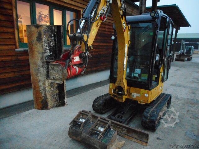 Minibagger Caterpillar 302 CR mit POWERTILT