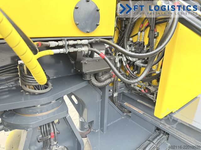 4-way forklift Combilift C3000STE TRIPLEX WIDE POSITIONER CABIN