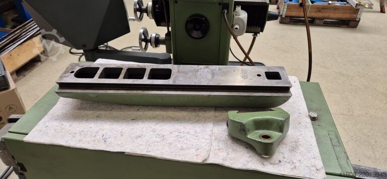 Tool Room Milling Machine - Universal DECKEL FP 1