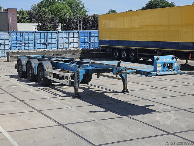 Container transportation RENDERS CHASSIS PORTMASTER