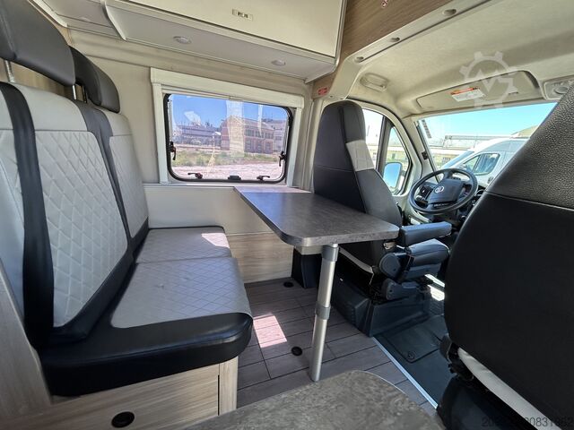 Wohnwagen/Wohnmobil Fiat Weinsberg Carabus 600 K | 4 Posti Letto | Completamente Attrezzato