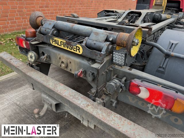 Abrollkipper VOLVO FL 250 Palfinger T10Duo City + StandardContainer