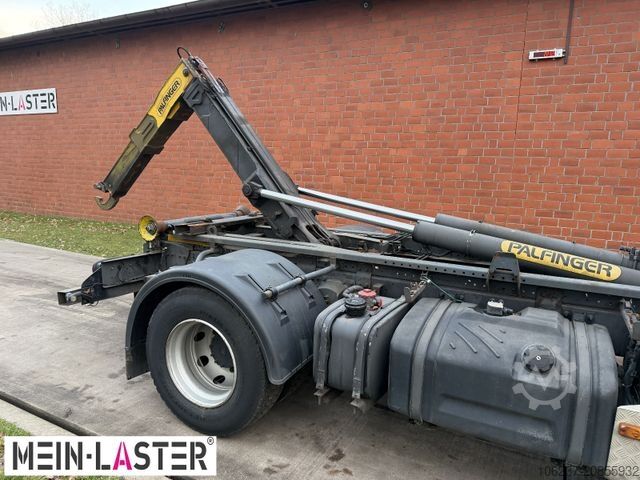 Abrollkipper VOLVO FL 250 Palfinger T10Duo City + StandardContainer