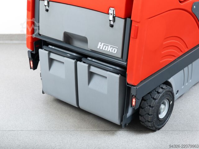 Hako Jonas 980 V Sweeper Benzin Hako Jonas 900 V - 2010Bj - 892h - 5700m²/h