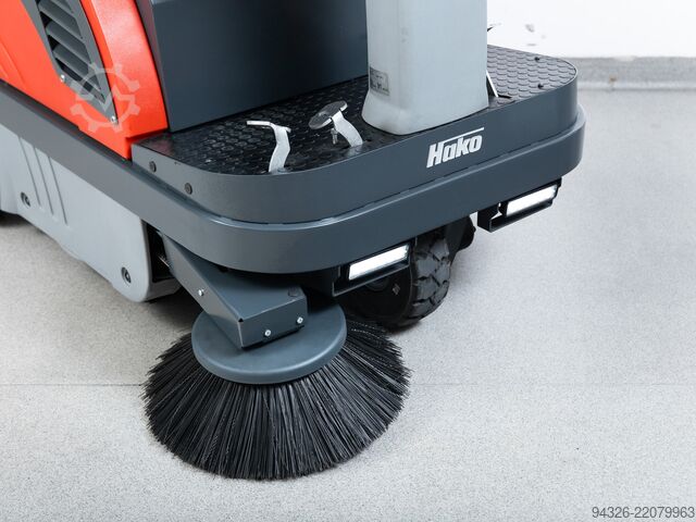 Hako Jonas 980 V Sweeper Benzin Hako Jonas 900 V - 2010Bj - 892h - 5700m²/h