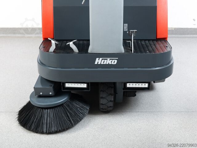 Hako Jonas 980 V Sweeper Benzin Hako Jonas 900 V - 2010Bj - 892h - 5700m²/h