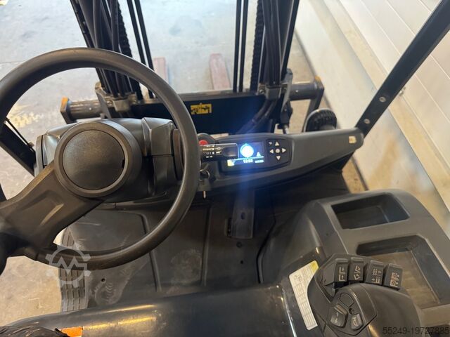 4-wheel forklift Unicarriers MX 25