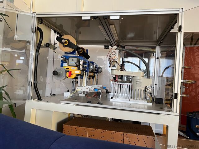 Montagezelle mit u.A. Mitsubishi Roboter Mitsubishi RH-6SDH5520-S312