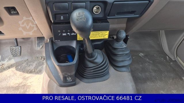 Truck-mounted work platform TOYOTA LAND CRUISER 79 + HUBARBEITSBÜHNE SOCAGE