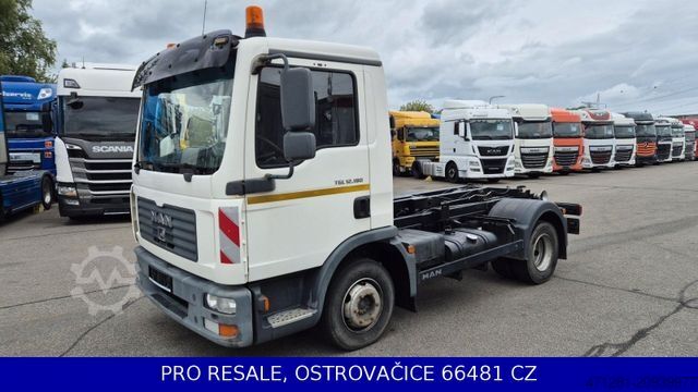 Roll-off tipper truck MAN TGL 12.180 BB EURO 3 - ABROLLKIPPER + KONTAINER