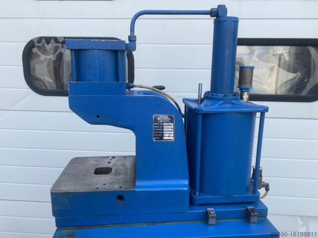 Einständer Druckluftpresse, Hydraulikpresse 10 Tonnen, Pneumatik Tischpresse, Prägepresse, Druckluft PAUL ANTON PVT 2