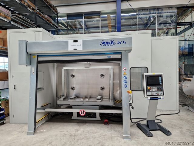 CNC machining center with rotary table MAKA DC 7