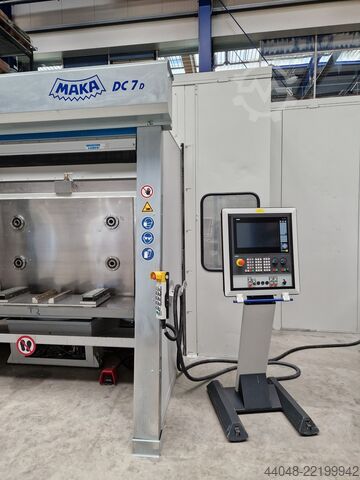 CNC machining center with rotary table MAKA DC 7