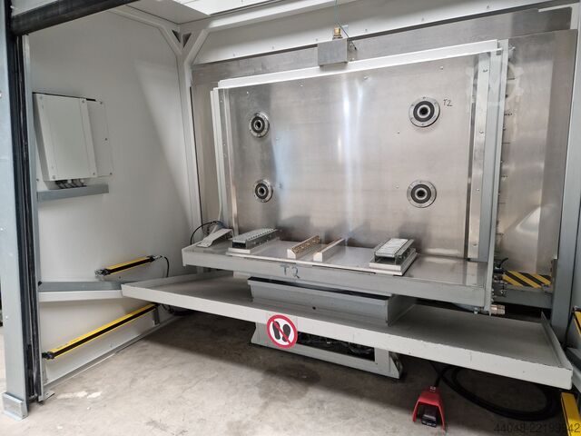 CNC machining center with rotary table MAKA DC 7