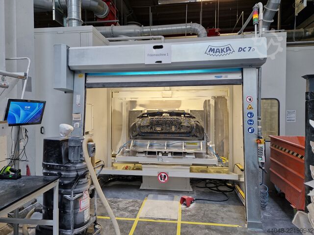 CNC machining center with rotary table MAKA DC 7