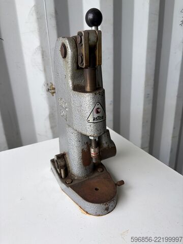 ASTOR 52M manual press for riveting / crimping – 2 units Prasa ręczna ASTOR 52M do nitowania / zaciskania – 2 sztuki Prasa ręczna ASTOR 52M do nitowania / zaciskania – 2 sztuki