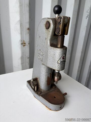 ASTOR 52M manual press for riveting / crimping – 2 units Prasa ręczna ASTOR 52M do nitowania / zaciskania – 2 sztuki Prasa ręczna ASTOR 52M do nitowania / zaciskania – 2 sztuki
