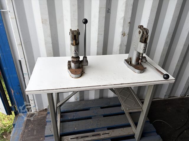 ASTOR 52M manual press for riveting / crimping – 2 units Prasa ręczna ASTOR 52M do nitowania / zaciskania – 2 sztuki Prasa ręczna ASTOR 52M do nitowania / zaciskania – 2 sztuki