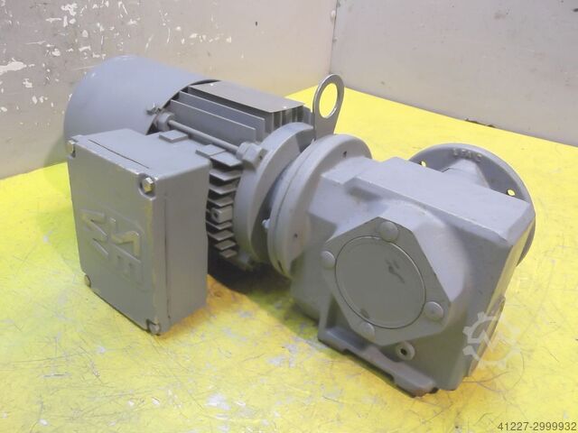 Gear motor 0.37 kW 105 rpm SEW-EURODRIVE SF32 DT71D4BMG