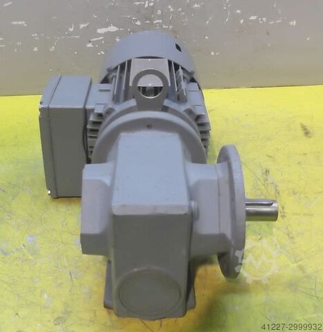 Gear motor 0.37 kW 105 rpm SEW-EURODRIVE SF32 DT71D4BMG