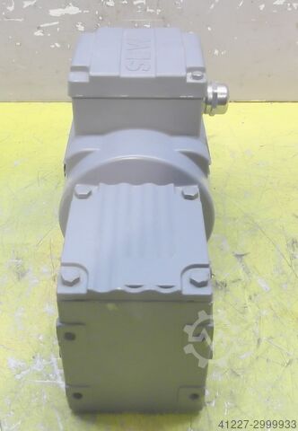 Gear motor 0.25 kW 91 rpm SEW-EURODRIVE R17DR63LA/TF