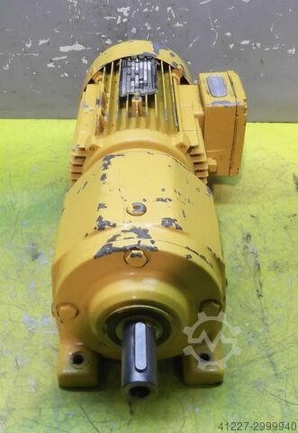 Getriebemotor 0,55 kW 62 U/min SEW-EURODRIVE R43DT80K4